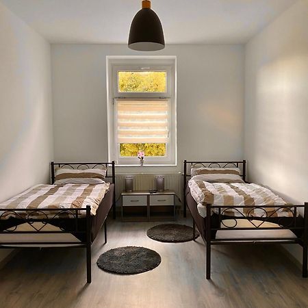 Schoene 3-Zimmer Monteurswohnung Im Sueden Von Leipzig Eg Luaran gambar